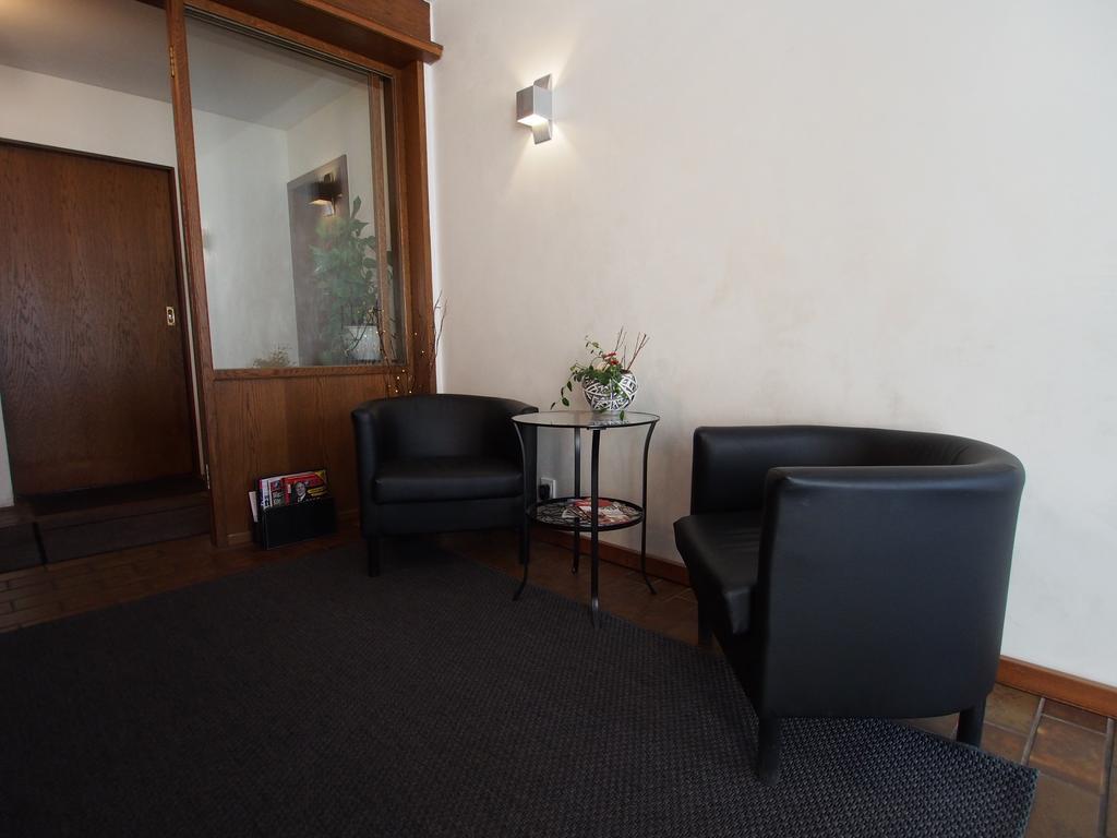 Hotel Restaurant Margaretenhof Überherrn Exteriör bild